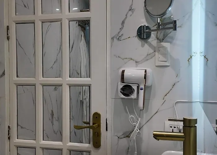 Azure 2br View Suite- Bathtub, Smart Toilet, Netflix Manila